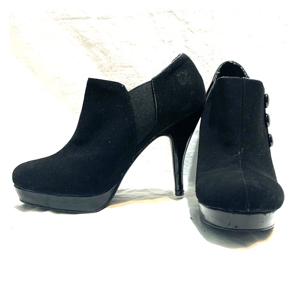 Heeled booties - Picture 1 of 8